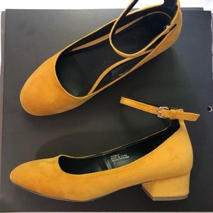 Yellow mustard heels